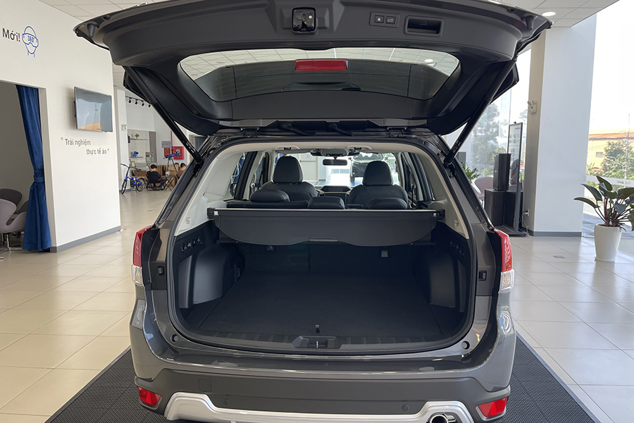 Khoang hành lý Subaru Forester 2.0 I-S Eyesight facelift 2023