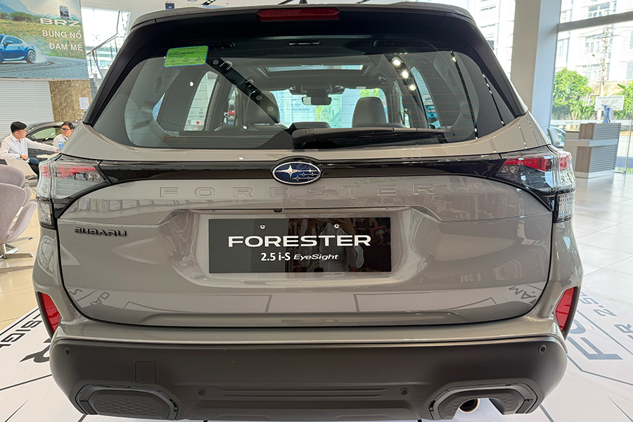 Đuôi xe Subaru Forester 2.5 i-S EyeSight