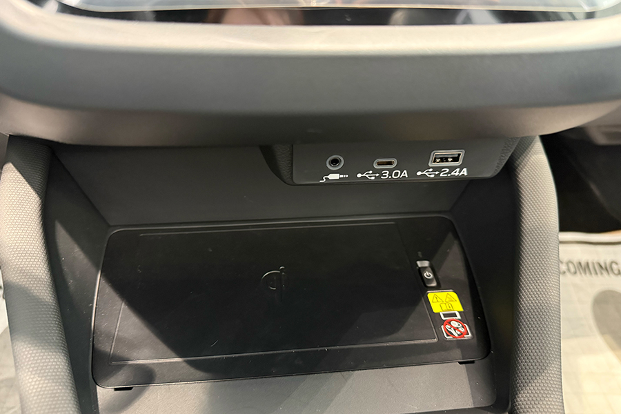 Sạc không dây Subaru Forester 2.5 i-S EyeSight